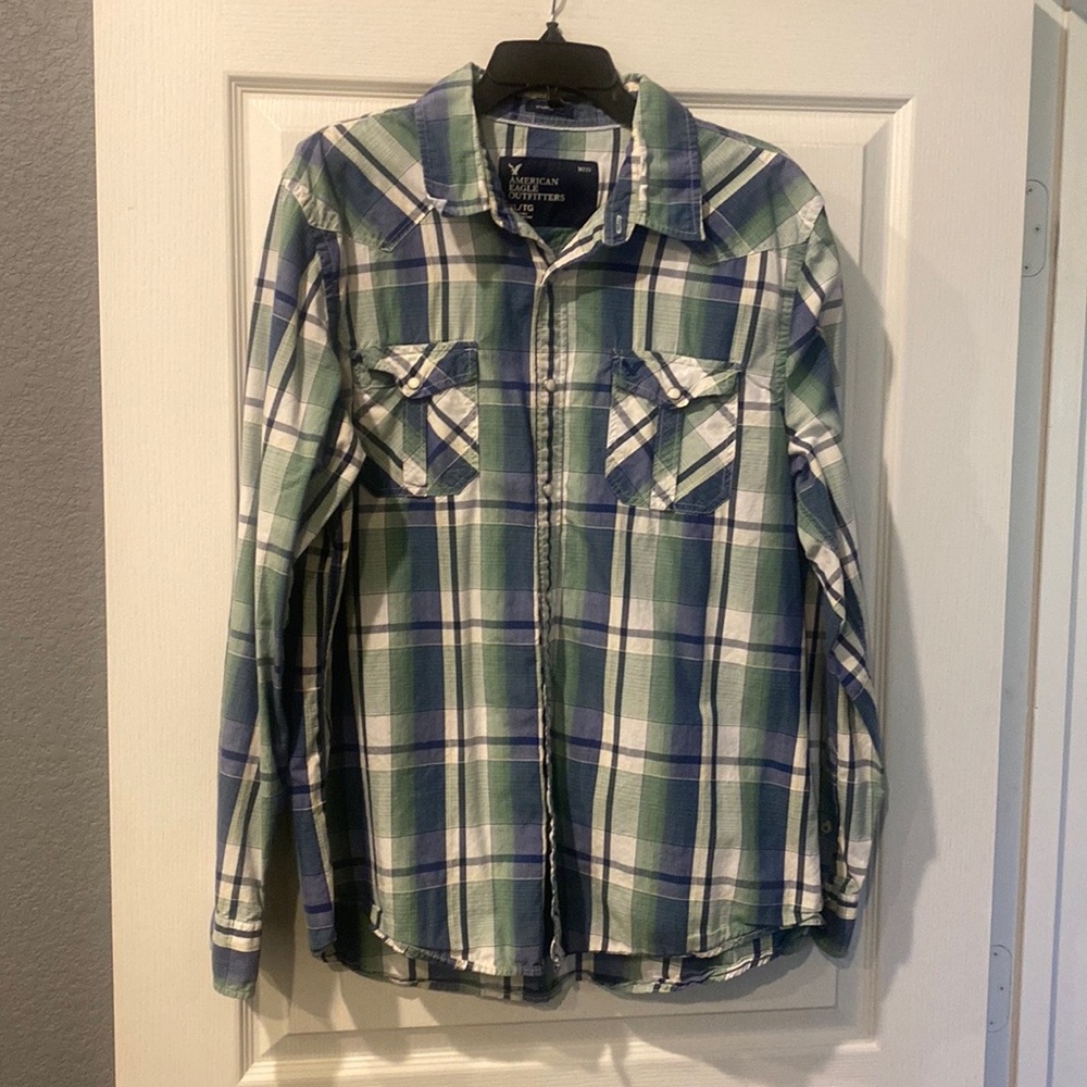 American Eagle Outfitters 🦅  Size XL Pearl snap button down shirt